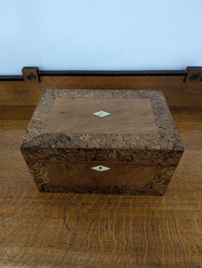 Burr Walnut Lidded Box - Image 4