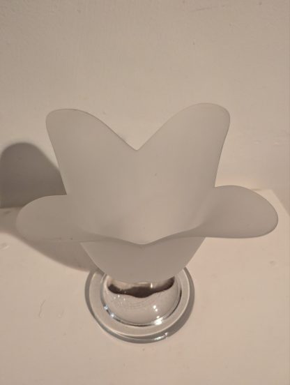 Frosted Glass Tulip Vase - Image 4