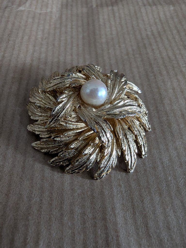 Pearl Set Brooch - Image 3