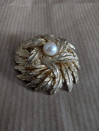 Pearl Set Brooch - Image 3