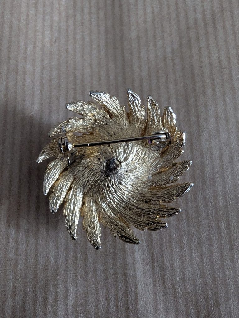Pearl Set Brooch - Image 4