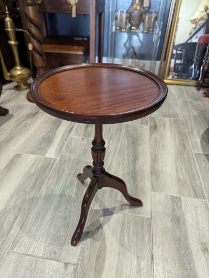 Wine Table - Image 3