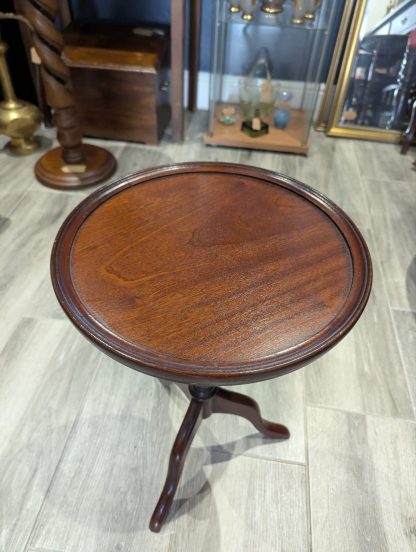 Wine Table - Image 5