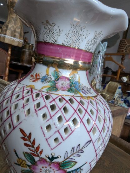 Chinese Style Vase - Image 5
