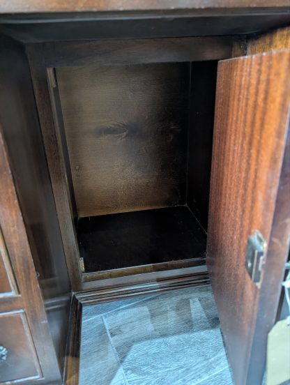 Mahogany Kneehole Desk - Image 10