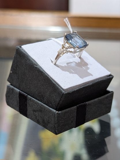 Sterling Silver Topaz Ring - Image 3