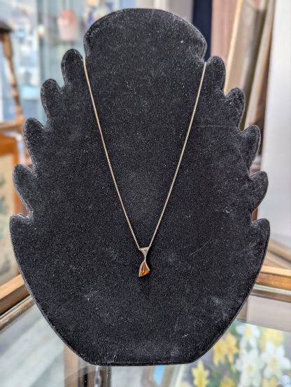 Sterling Silver Amber Pendant and Chain - Image 3