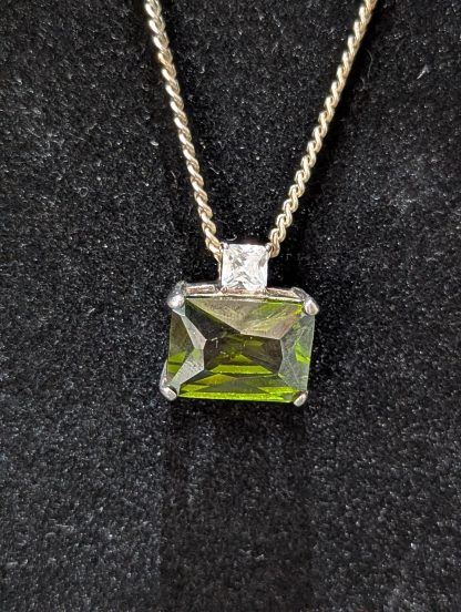 Sterling Silver Pendant and Chain - Image 4