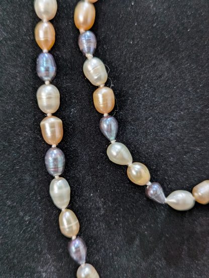 Tri Coloured Pearl Necklace - Image 4