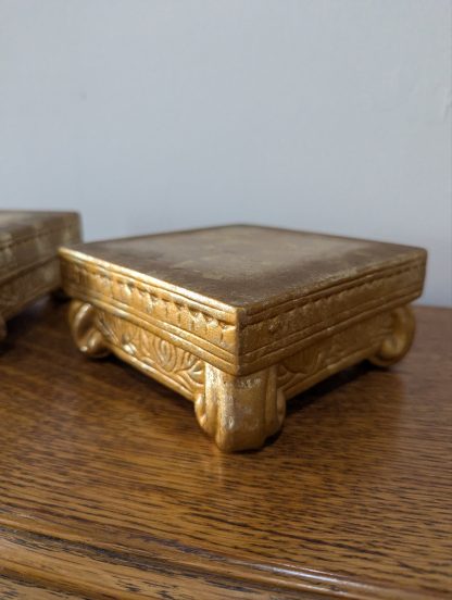 Ceramic Gold Plinth - Image 4